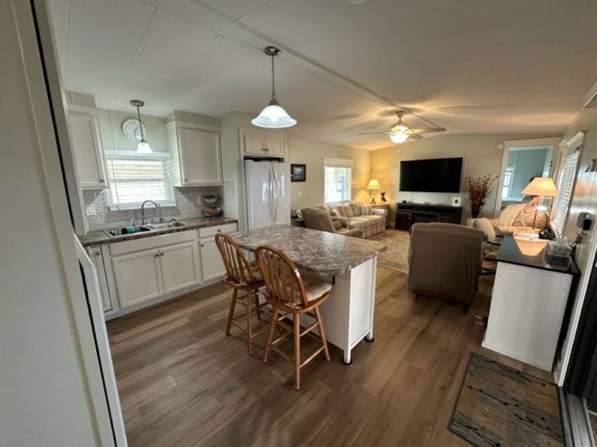 581 Lake Henry Drive a Winter Haven, FL Mobile or Manufactured Home for Sale